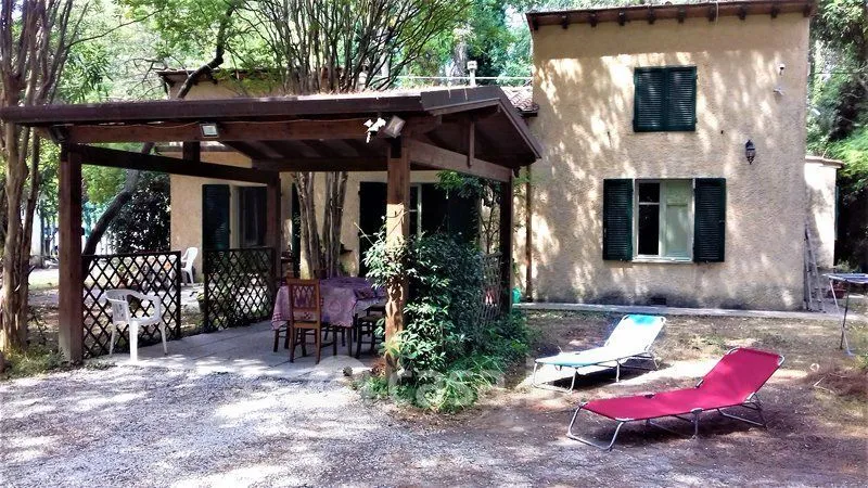 Terrazza - Beachfront Villa in Massa