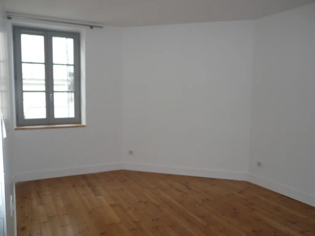 Pièces - Appartement de Ville avec Terrasse à Cognac