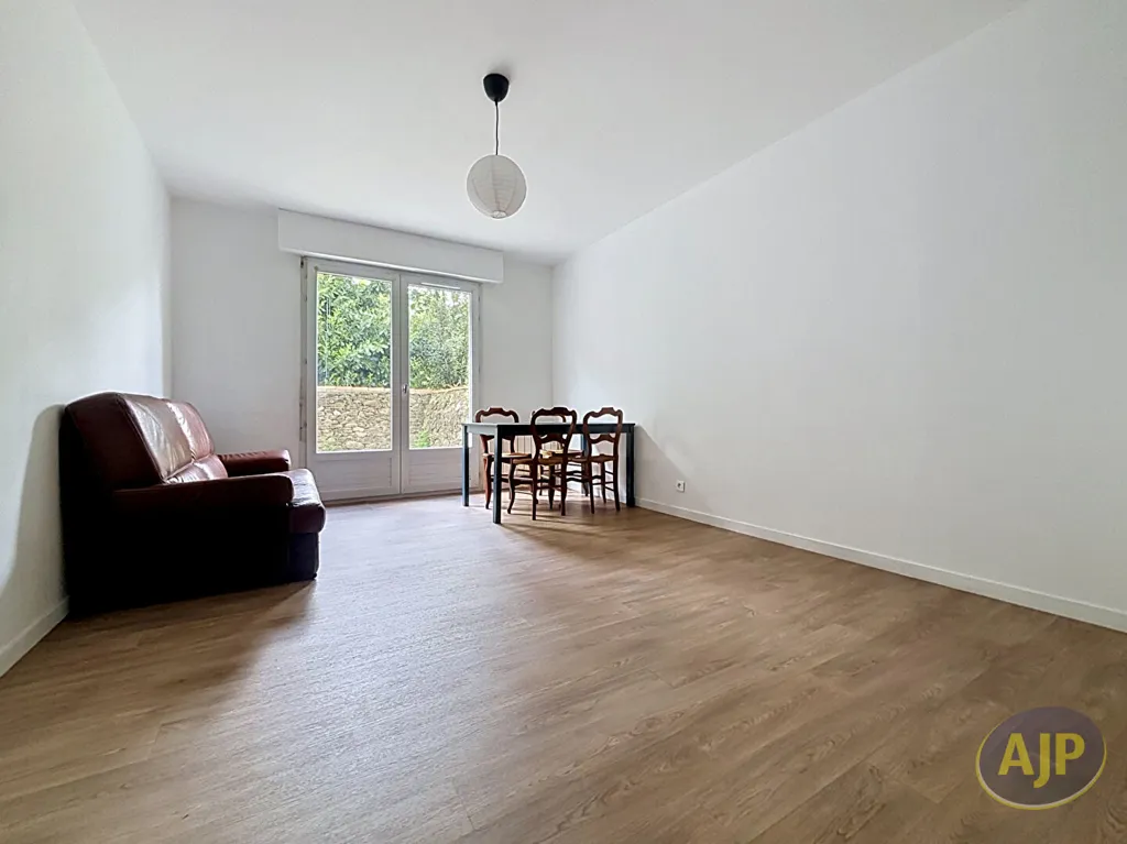 Elutuba - Meubled Flat with Terrace in La Roche-sur-Yon