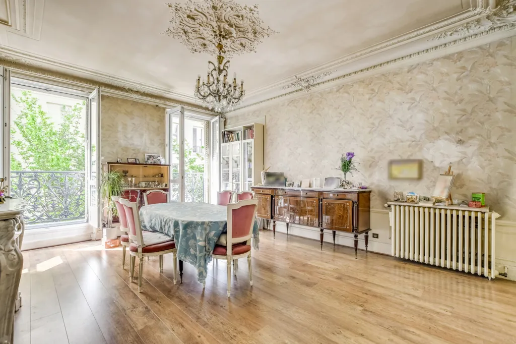 Salle à manger - Appartement Haussmannien avec Exposition Sud à Paris 9ème