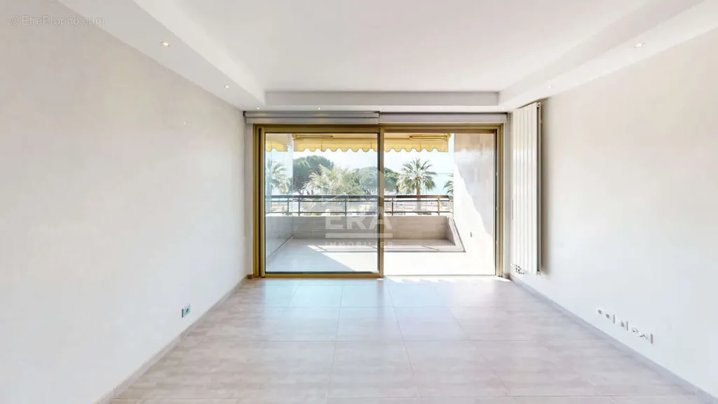 4-toaline korter asukohas Antibes