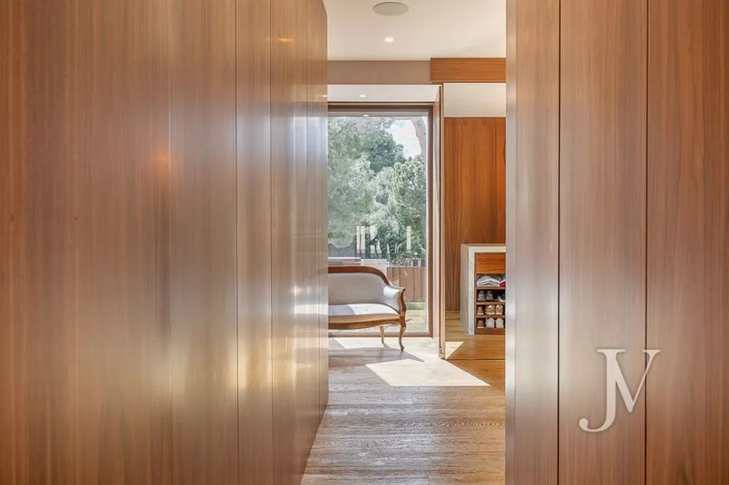Esik - Luxury Villa with Pool in Montealina, Madrid
