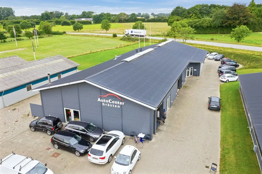 Õhuvaade - Showroom with High Visibility in Business Area