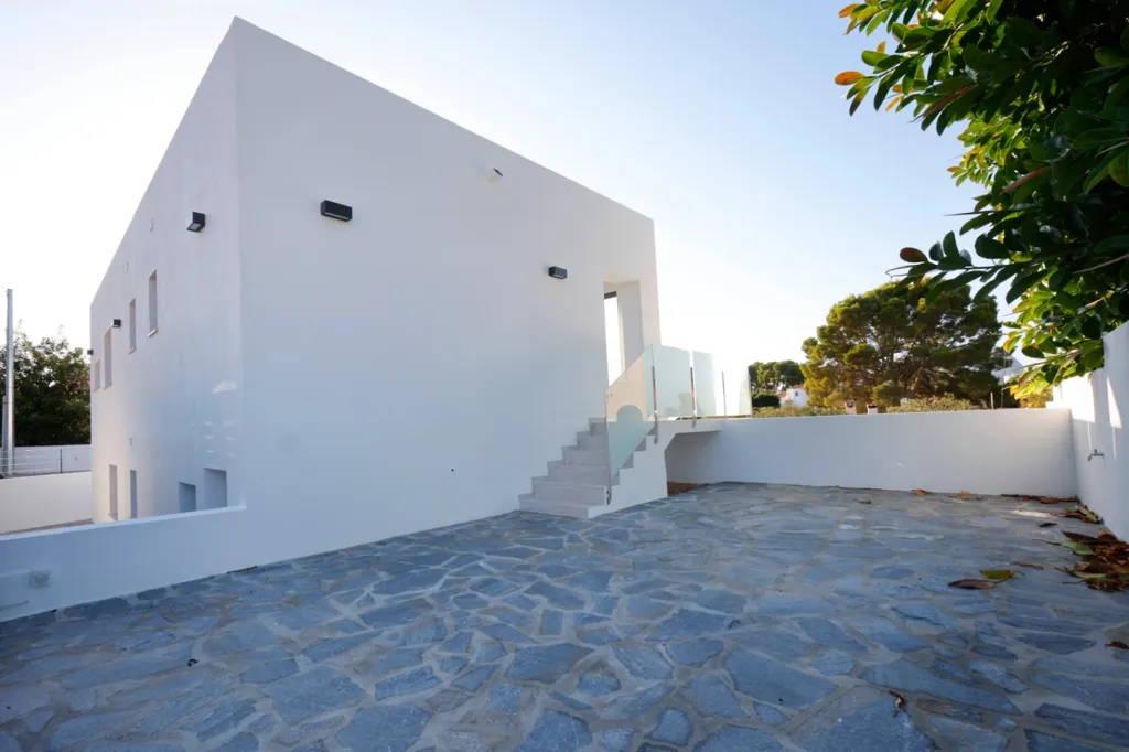 Aed - Contemporary Chalet with Solar Installation in Calpe