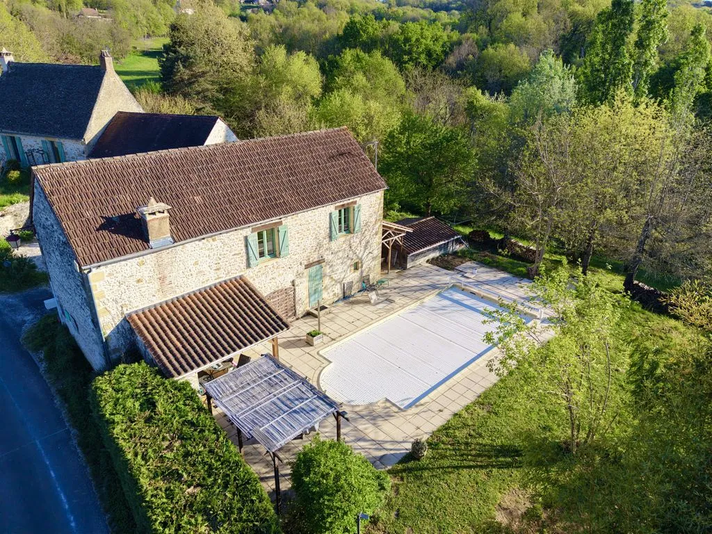 Õhuvaade - Luxury House with Pool in Saint-André-d'Allas