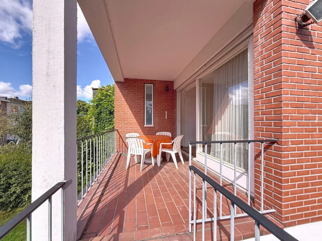 Balcony - Architectural 3-Front House with Terrace in Jette