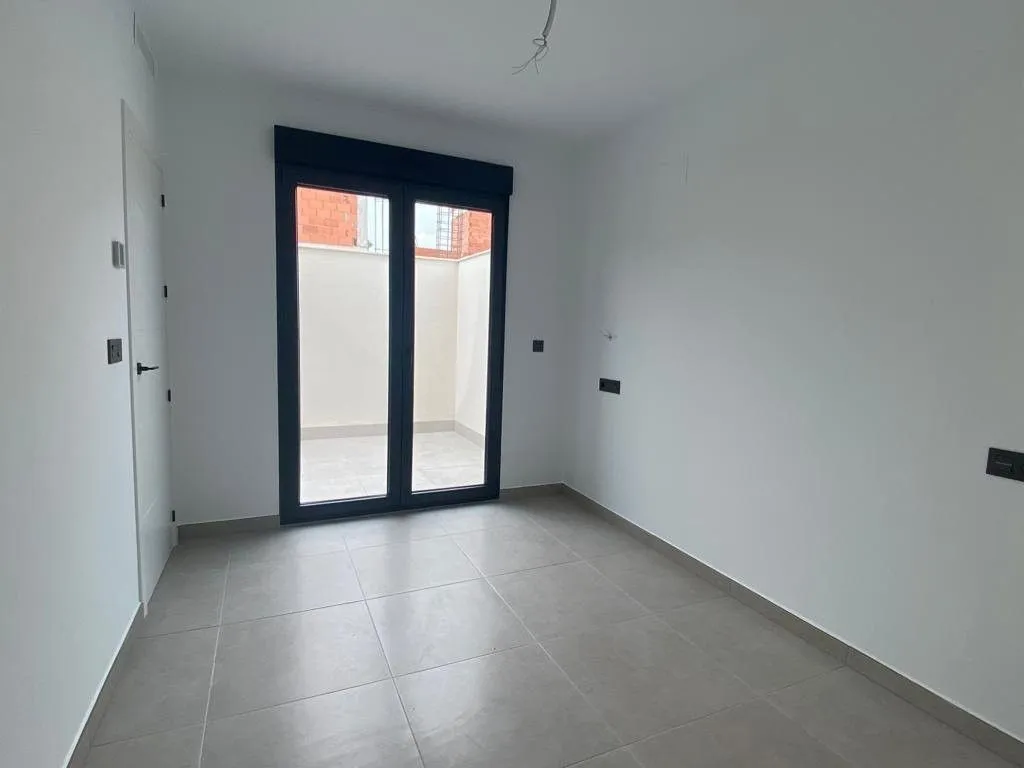 Pièces - Newly Built Villa with Pool in Los Alcázares
