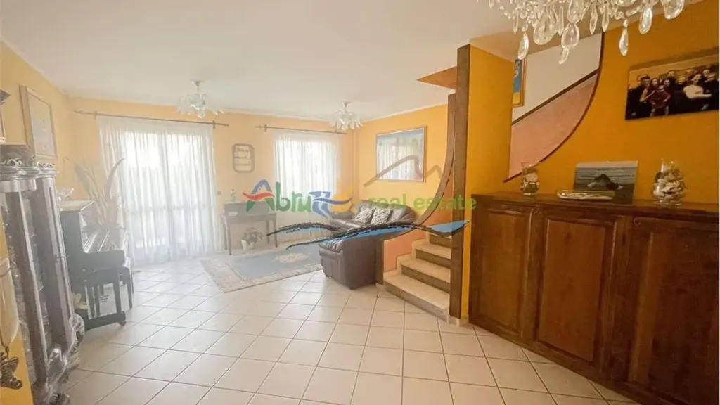 Séjour - Terraced House with Garden in Francavilla al Mare