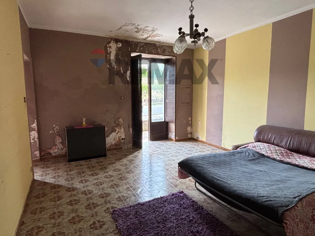 Magamistoad - Semi-detached House with Garden in Mirabella Eclano
