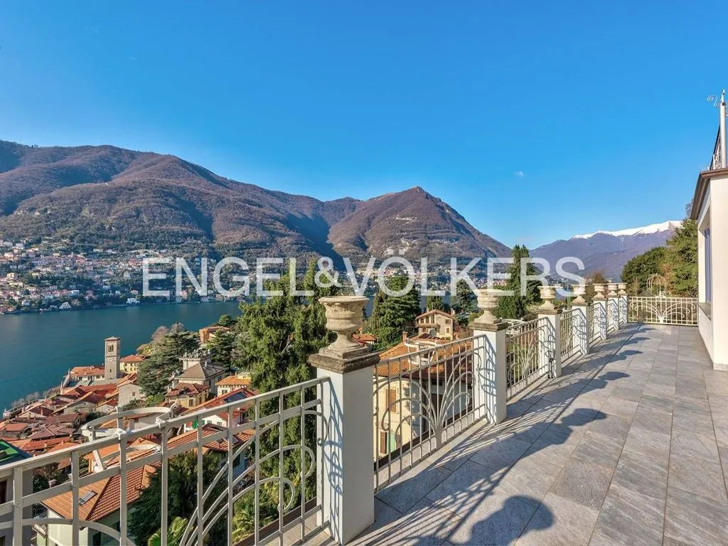 Terrass - Luxury Villa with Lake Views in Torno, Lombardy