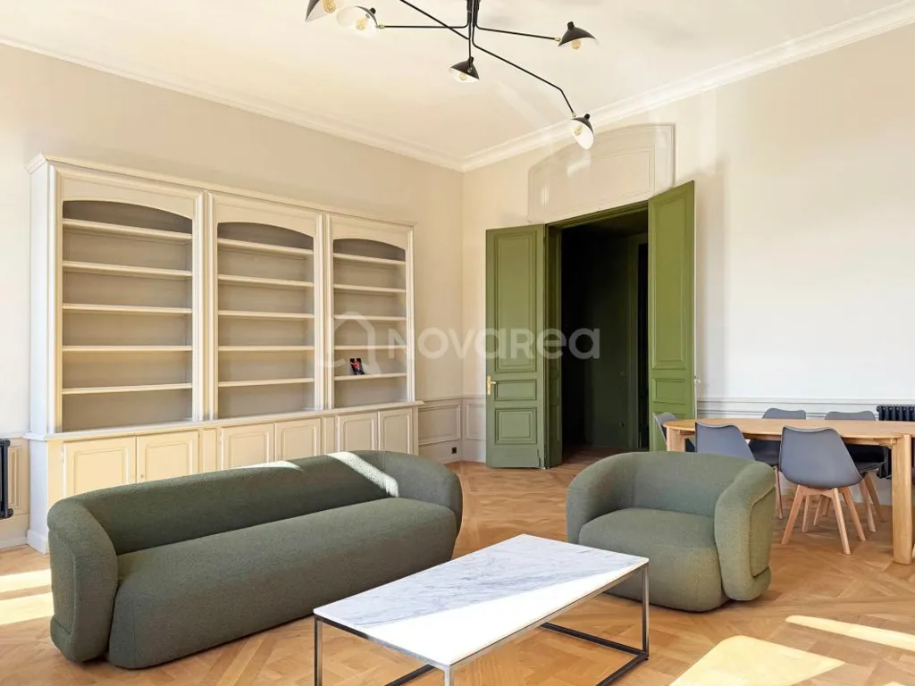 Séjour - Appartement Rénové avec Vue sur les Pyrénées à Pau