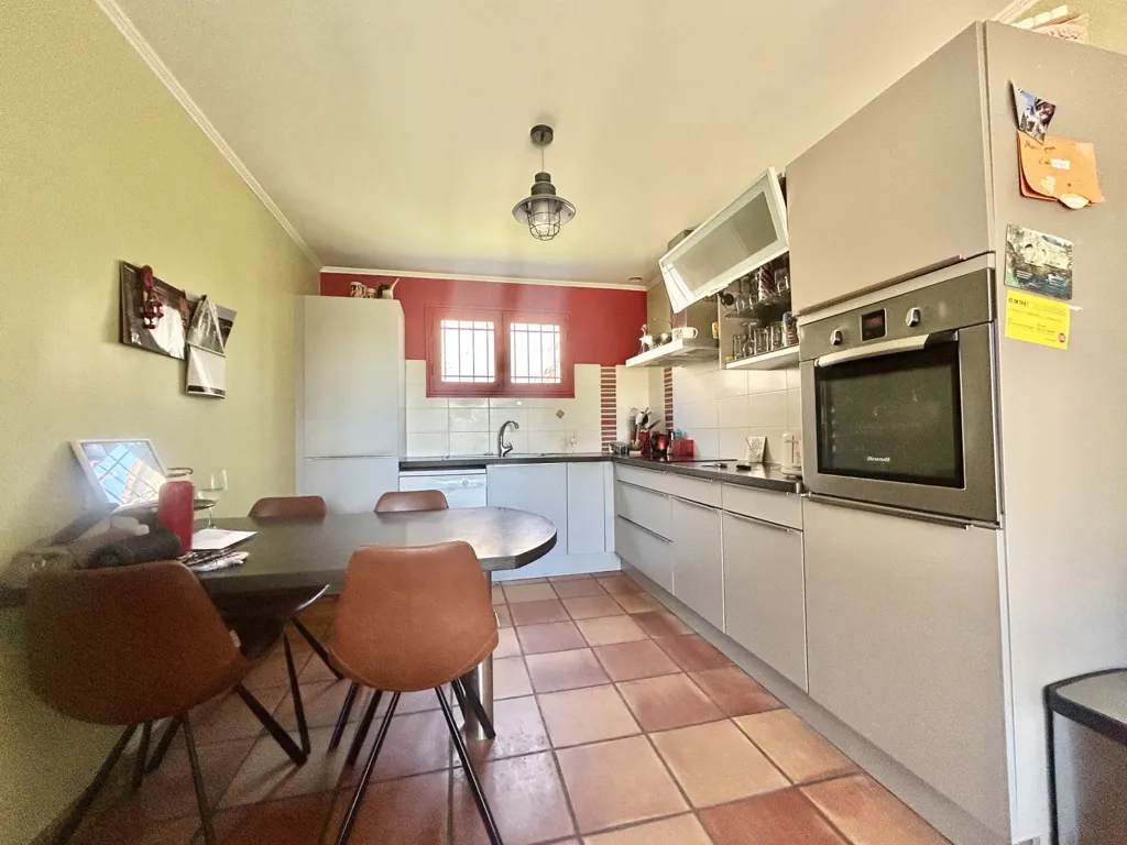 Cucina - Architectural House with Pool in Valence