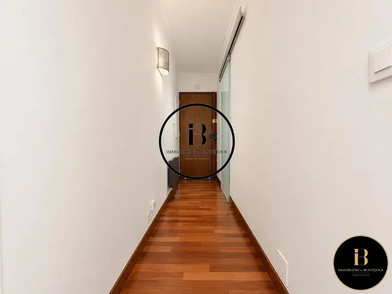 Esik - Studio with Balcony in Saint-Germain-en-Laye