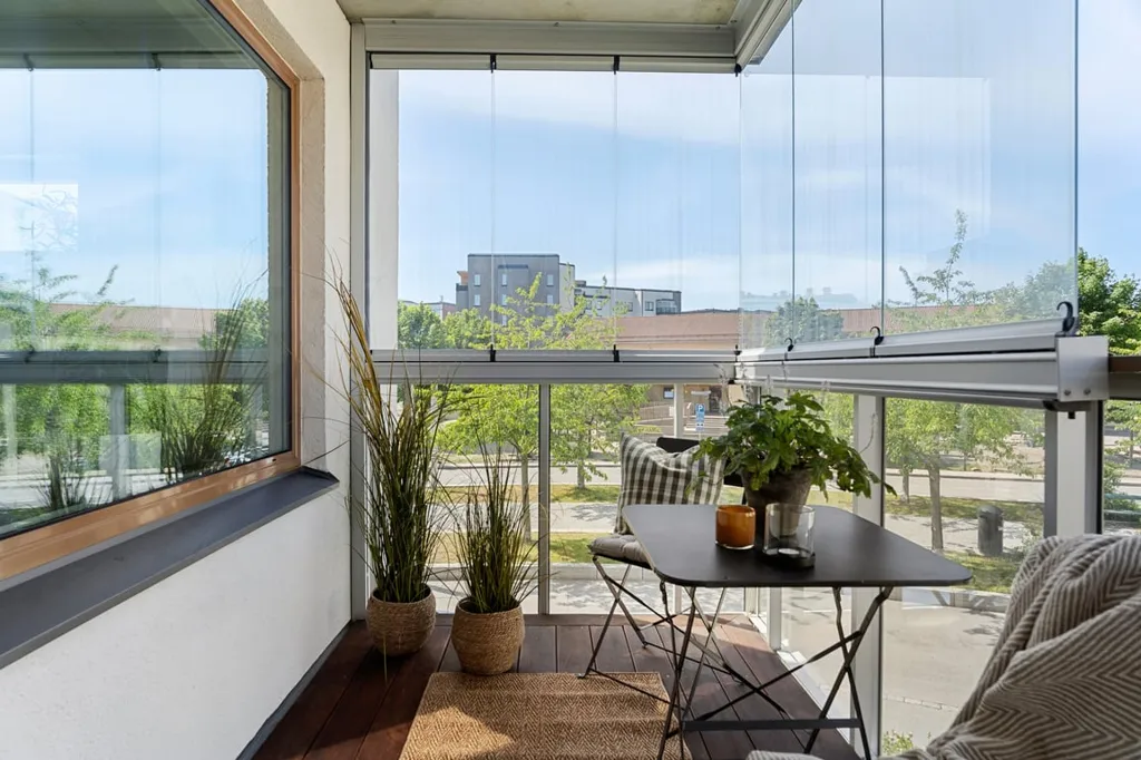 Balcon - Apartment with Large Balcony in Ulriksdal