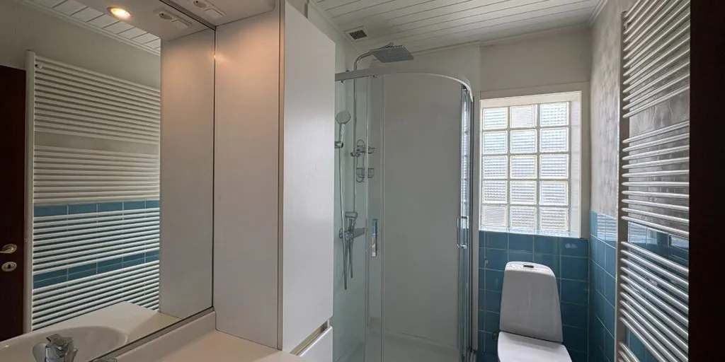 Salles de bain - Maison semi-détachée avec garage à Menen