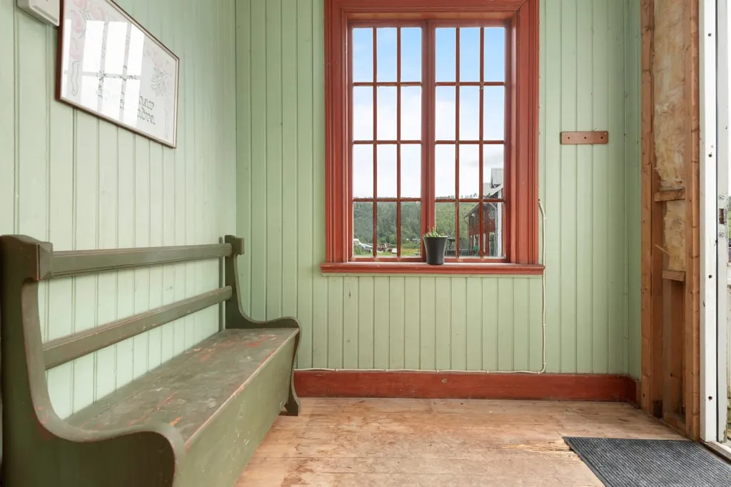 Entrée - Well-Preserved Villa with Nature Access on Indalsvägen