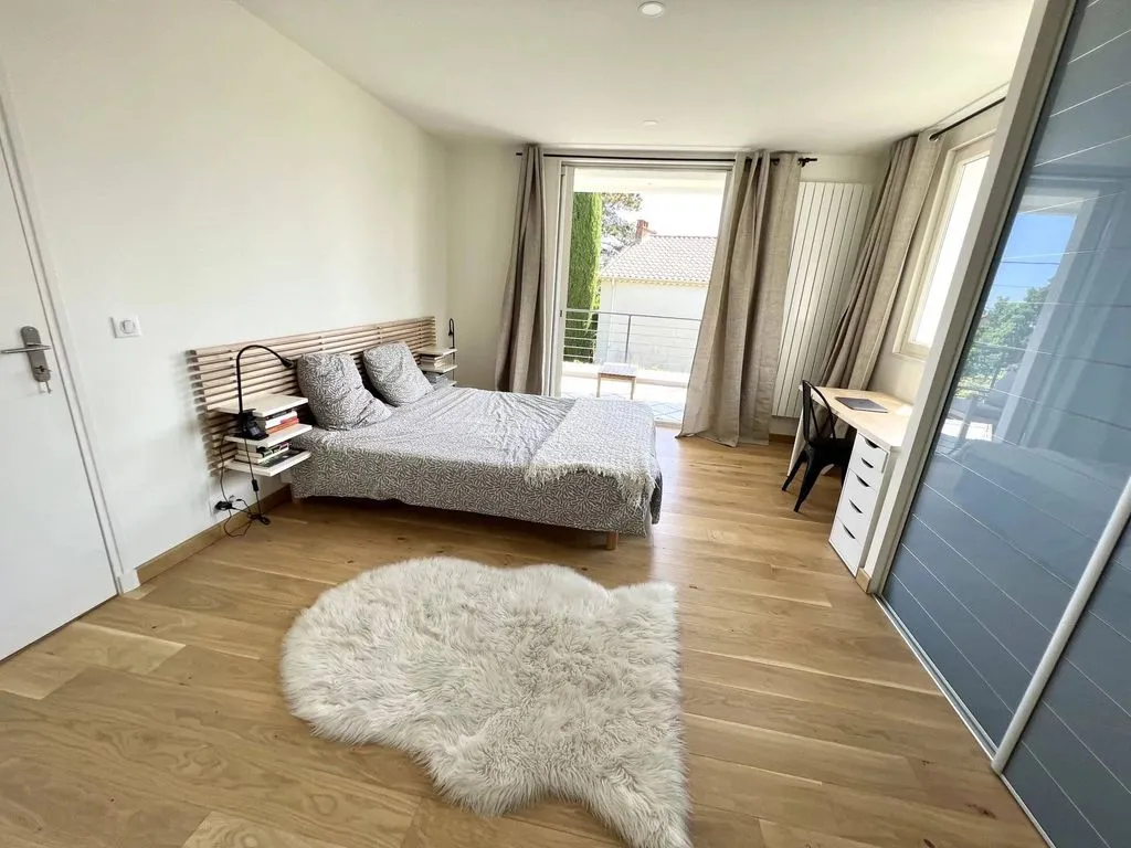 Chambres - Villa Luxueuse avec Barbecue à Juan-Les-Pins