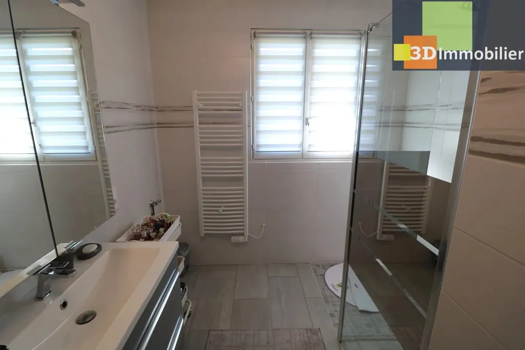Salles de bain - Maison en Campagne avec Jardin à Pierre-De-Bresse