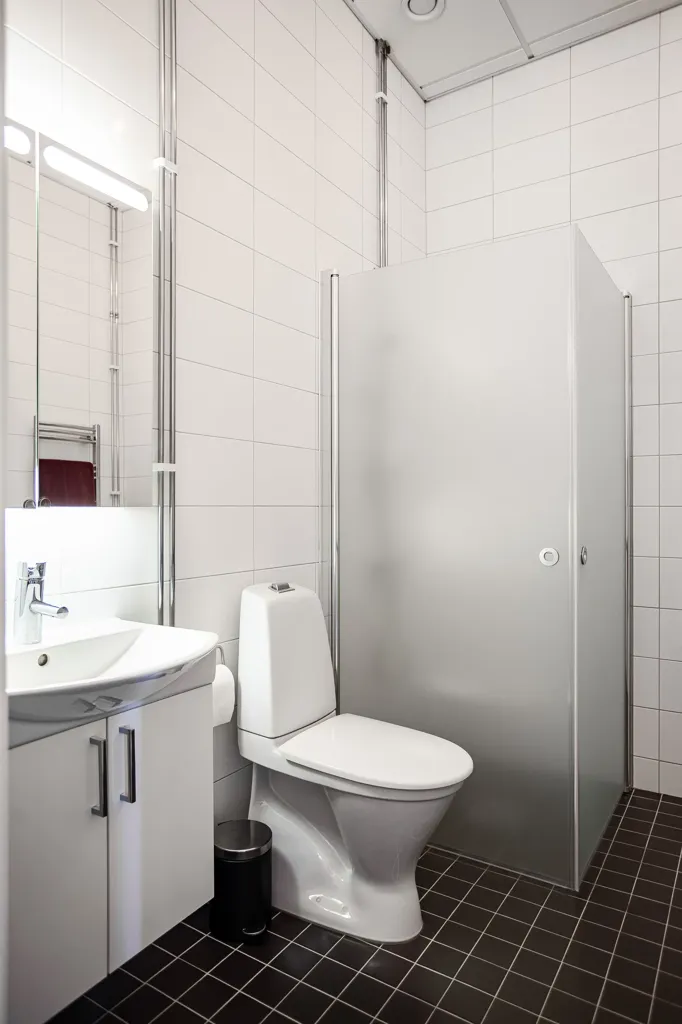 Salles de bain - Characterful Flat with Balcony in Falun