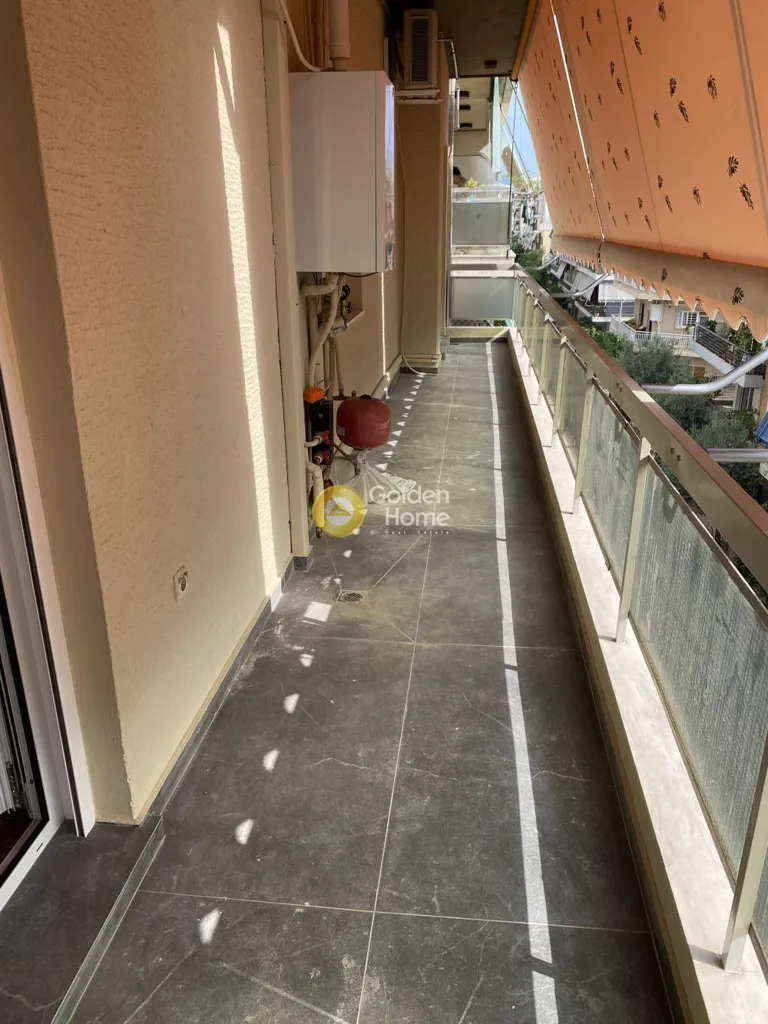 Balcon - Renovated Apartment with Balcony in Kallithea