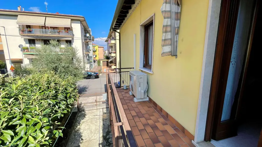 Balcon - Versatile Villa Portion in Borgo Roma, Verona