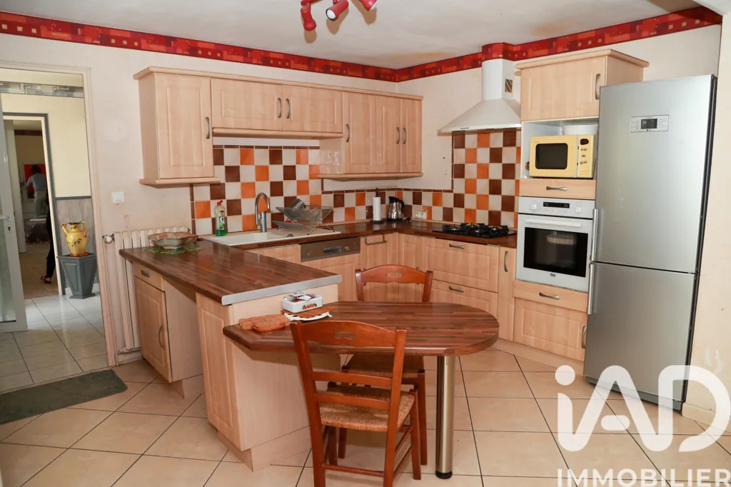Cuisine - Maison de Ville avec Cour Arborée à Saint-André-de-Sangonis
