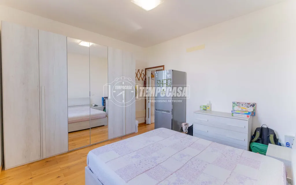 Magamistoad - Brightly Lit Two-Bedroom in Novate Milanese