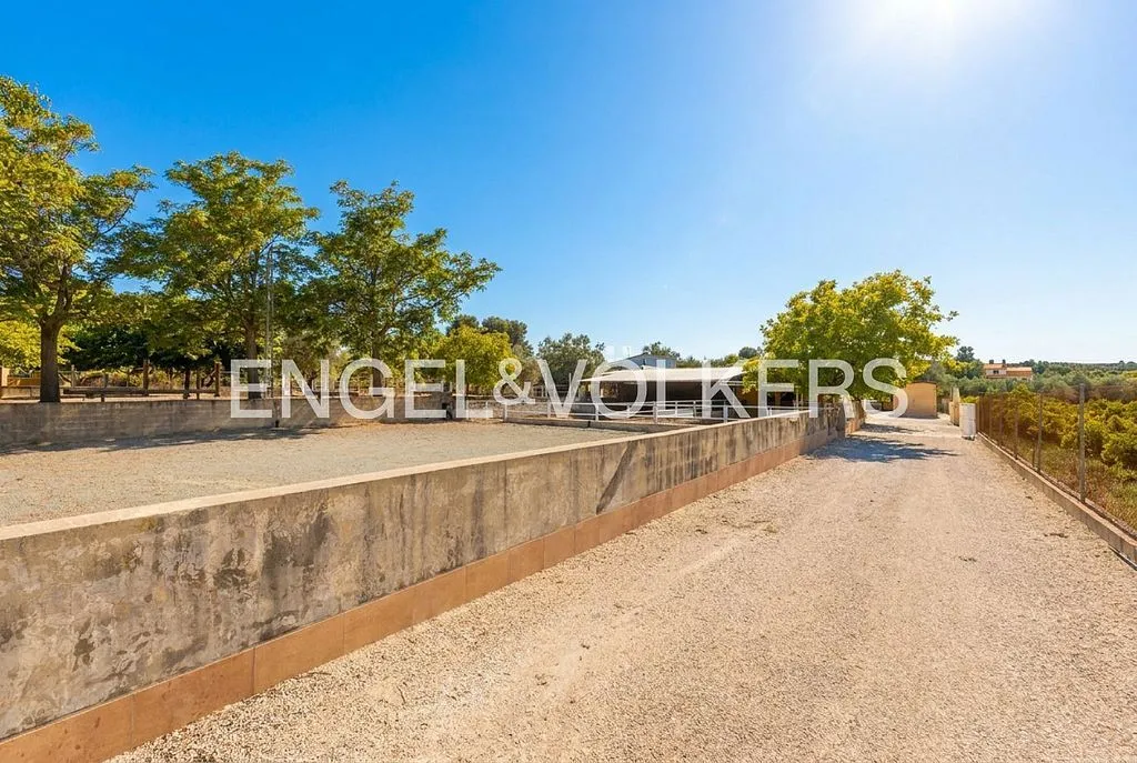 Välivaade - Equestrian Estate with Pool in Enguera