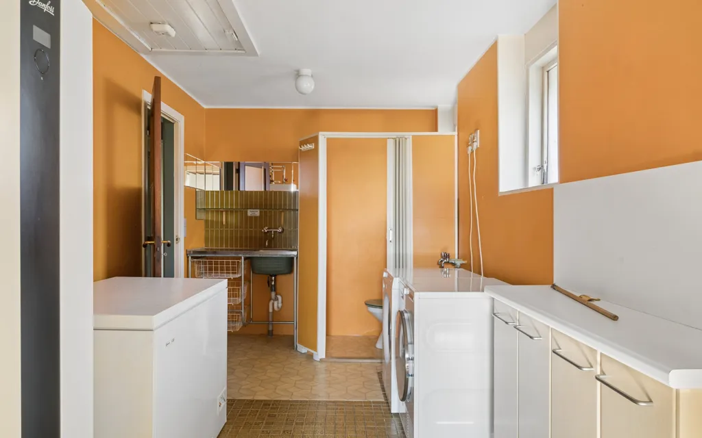 Buanderie - Classic 70s Villa with Garden in Beder