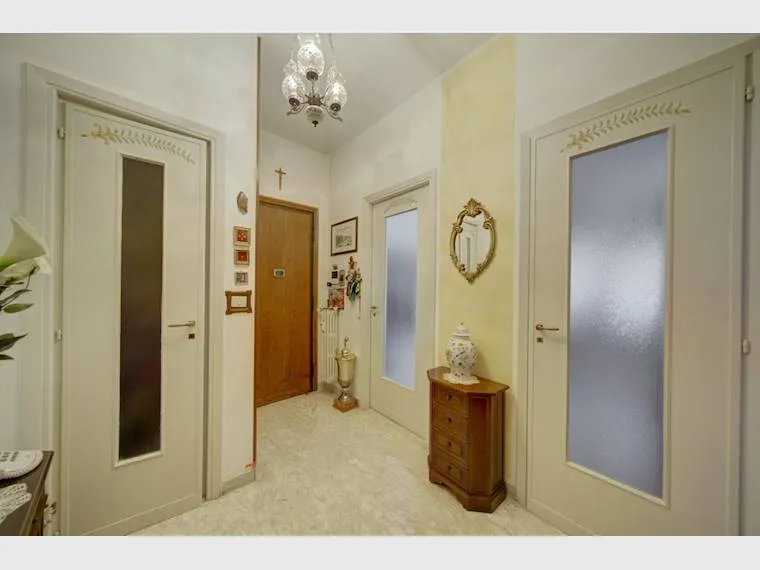 Esik - Partially Rented Flat with Balcony in Rivalta di Torino
