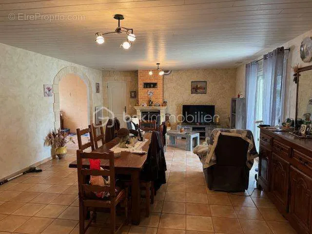 Sala da pranzo - Contemporary House with Garden in Coutras Centre