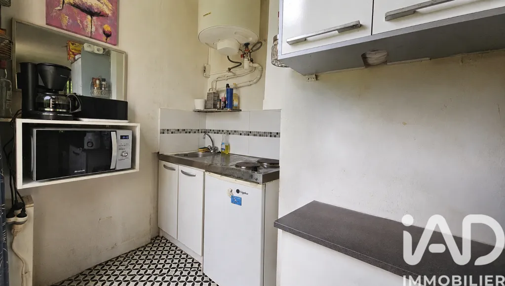 Köök - Studio with Parking in Valmondois