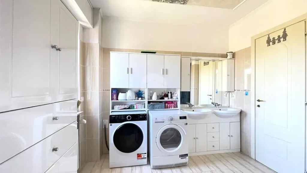Buanderie - Renovated Apartment with Mountain View in Brescia