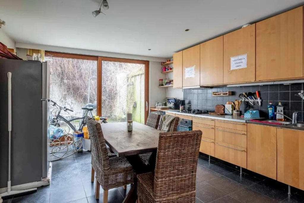 Köök - Spacious Five-Bedroom House in Dynamic Area