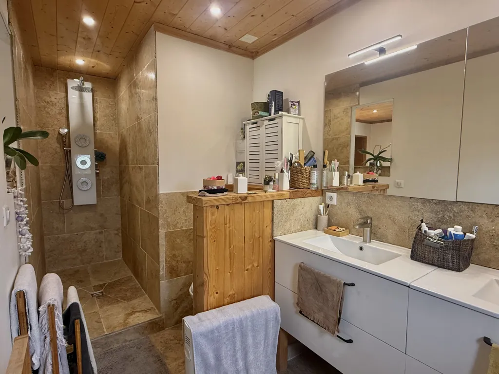 Salles de bain - Domaine Éco-Responsable avec Activité Locative à Bourg-de-Visa