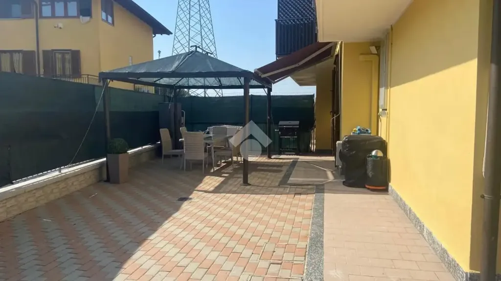 Terrace - Bright 2-Bedroom Apartment with Balcony in Corbetta