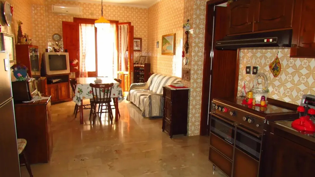 Salle à manger - Appartement 7 pièces à IT