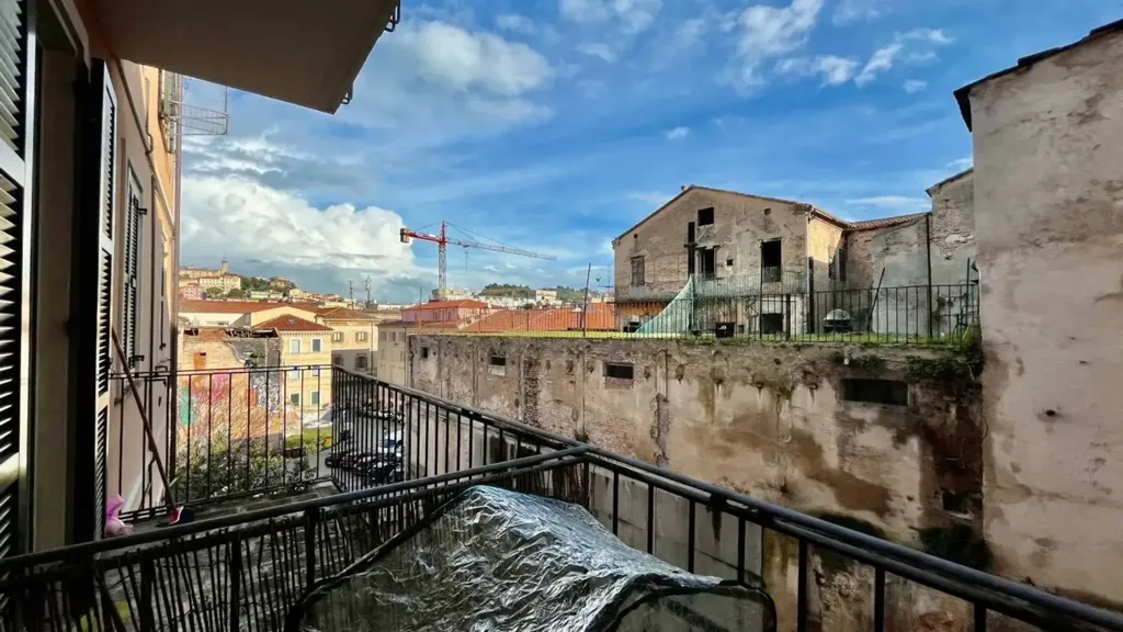 Balcone - Rustic Bilocale with Balcony in Ancona