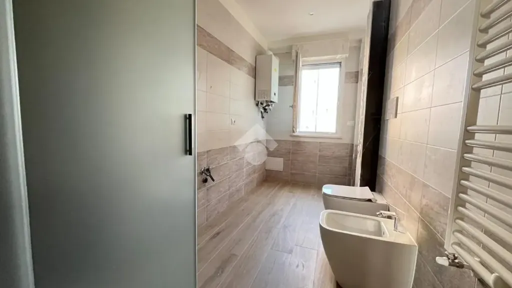 Salles de bain - Bright 3-Room Apartment with Balcony in San Severo
