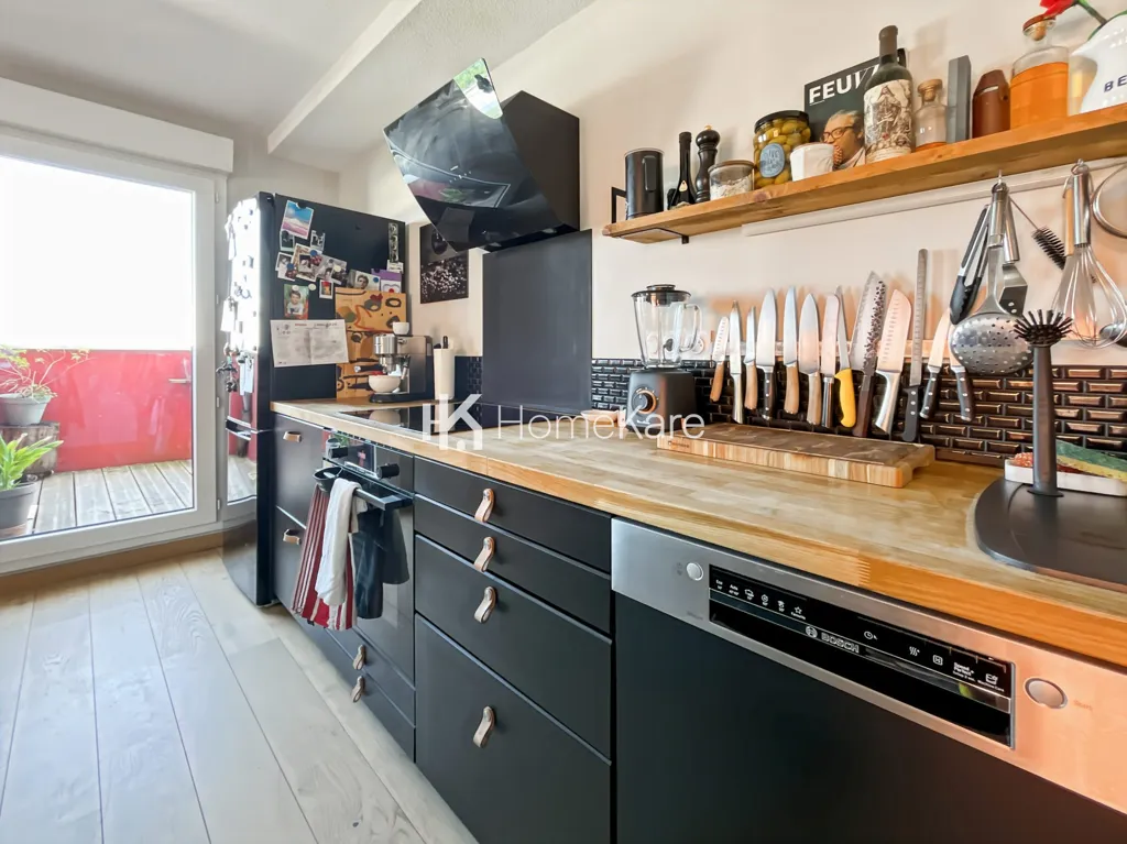 Cucina - Penthouse Apartment with Terrace in Lormont