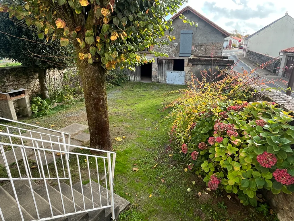 Jardin - Maison Charmante avec Jardin à Mortagne-sur-Sèvre