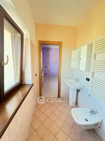 Salles de bain - Modern Apartment with Balcony in Potenza