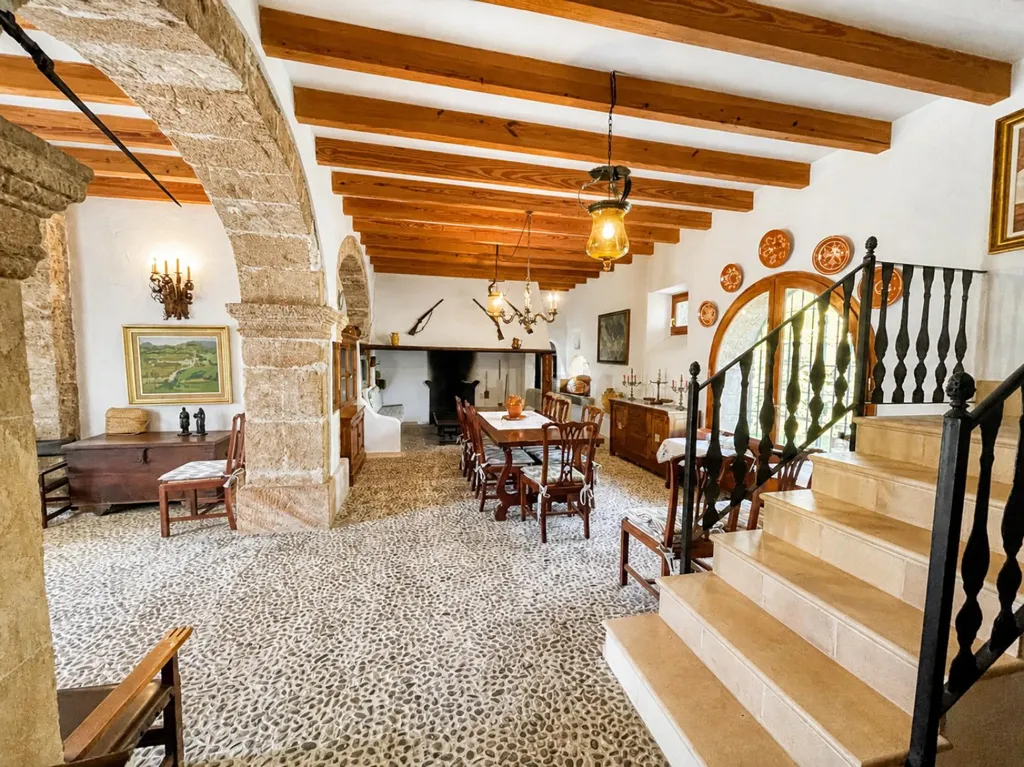 Elutuba - Large Estate with Agrotourism Project in Artà