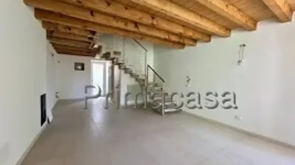 Elutuba - Rustic Terraced Villa with Garden in Erbezzo
