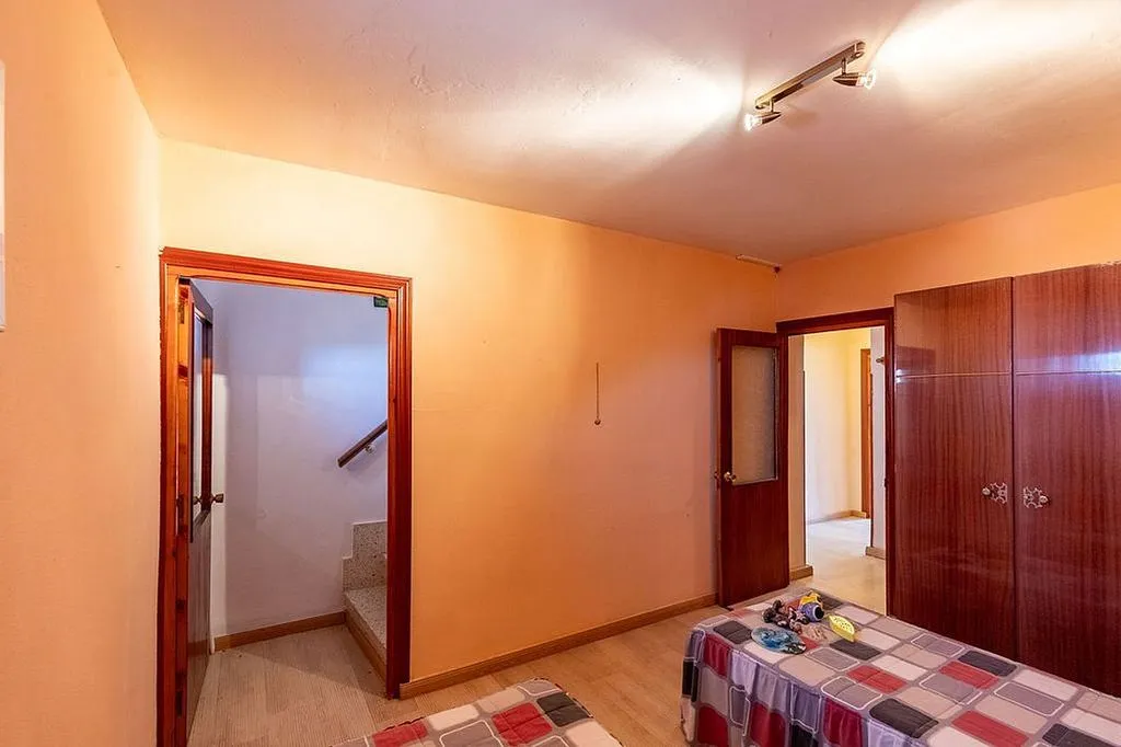 Magamistoad - Traditional Townhouse with Terrace in Pedro Bernardo