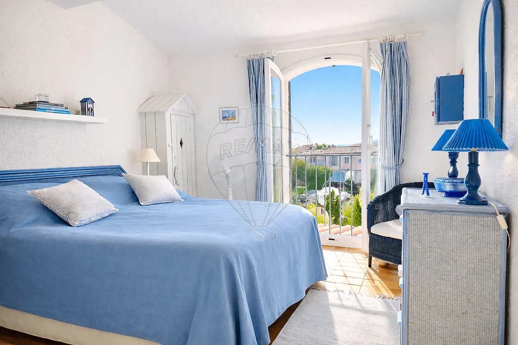 Magamistoad - Cassine House with Private Dock in Port Grimaud