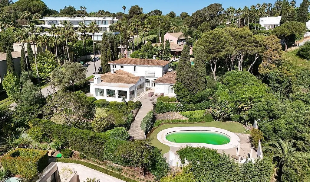 Vue aérienne - Chalet with Pool and Terrace in Sotogrande