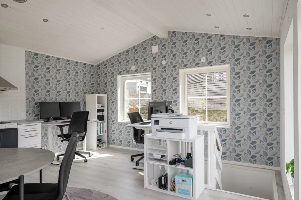 Bureau - Efficient Flat with Parking in Stockholm