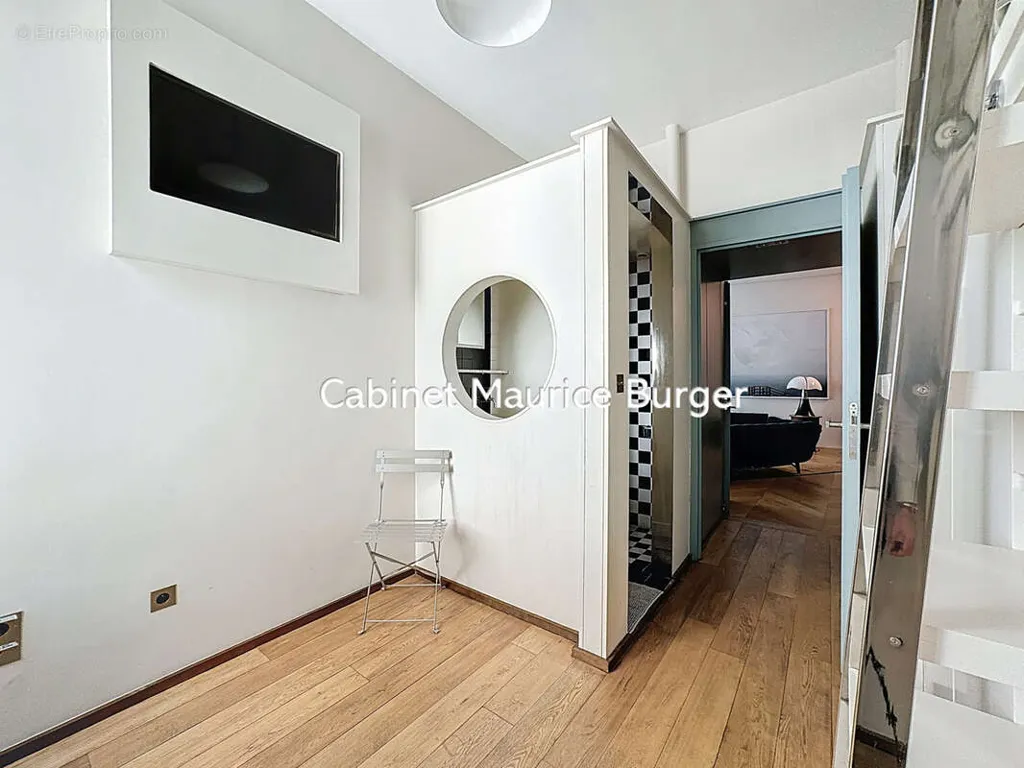 Esik - Architectural Loft in 2nd Arrondissement, Paris