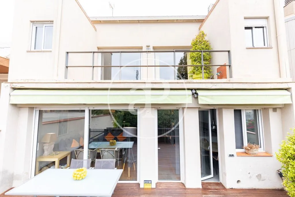 Terrasse - Luxury Townhouse with Pool in Sabadell Centre